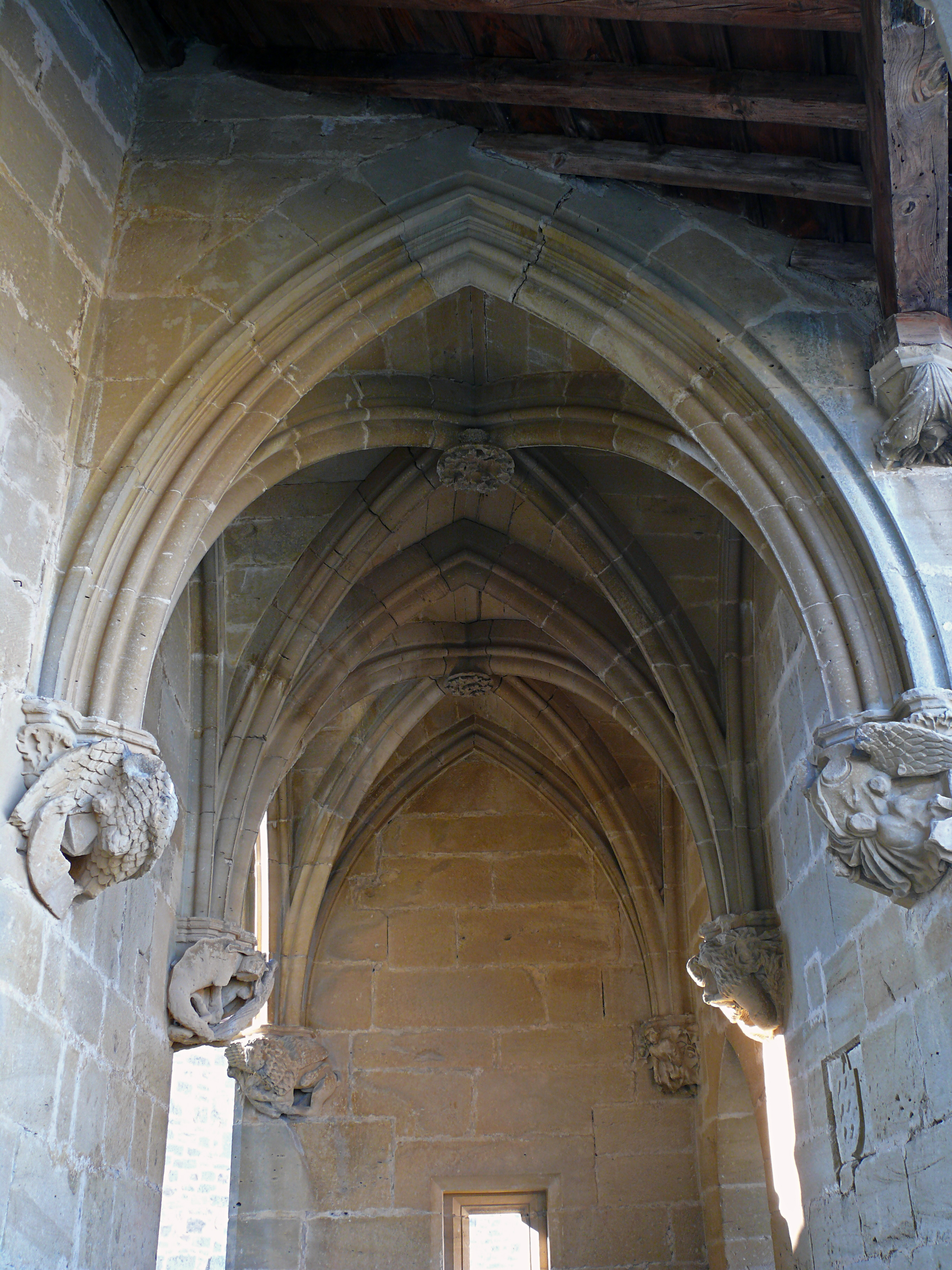 Detalle de la bóveda que cubre este espacio y que sostiene la planta superior de la torre.