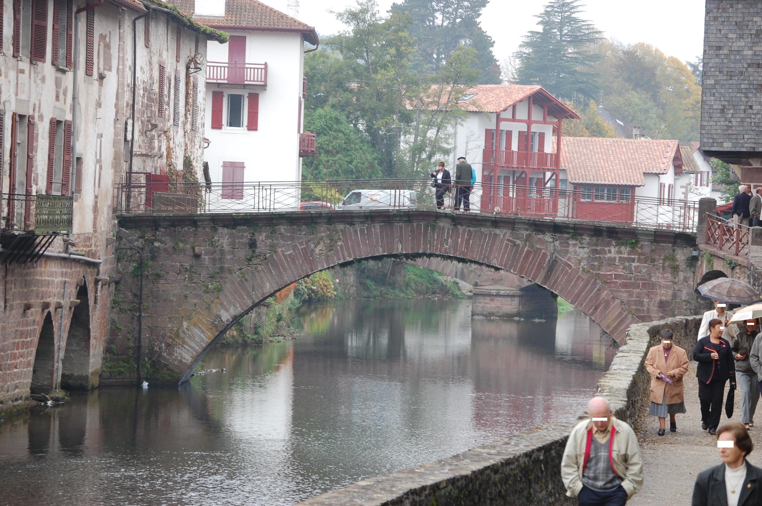 Puente romano visto desde el antiguo lavadero