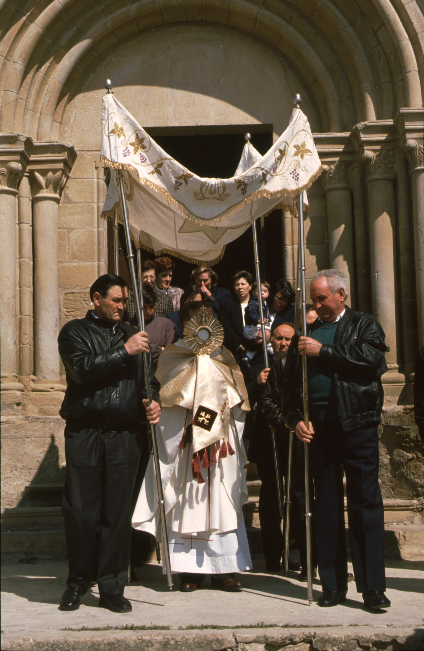 procesion_encuentro_pascua_resurreccion_eslava_2.jpg